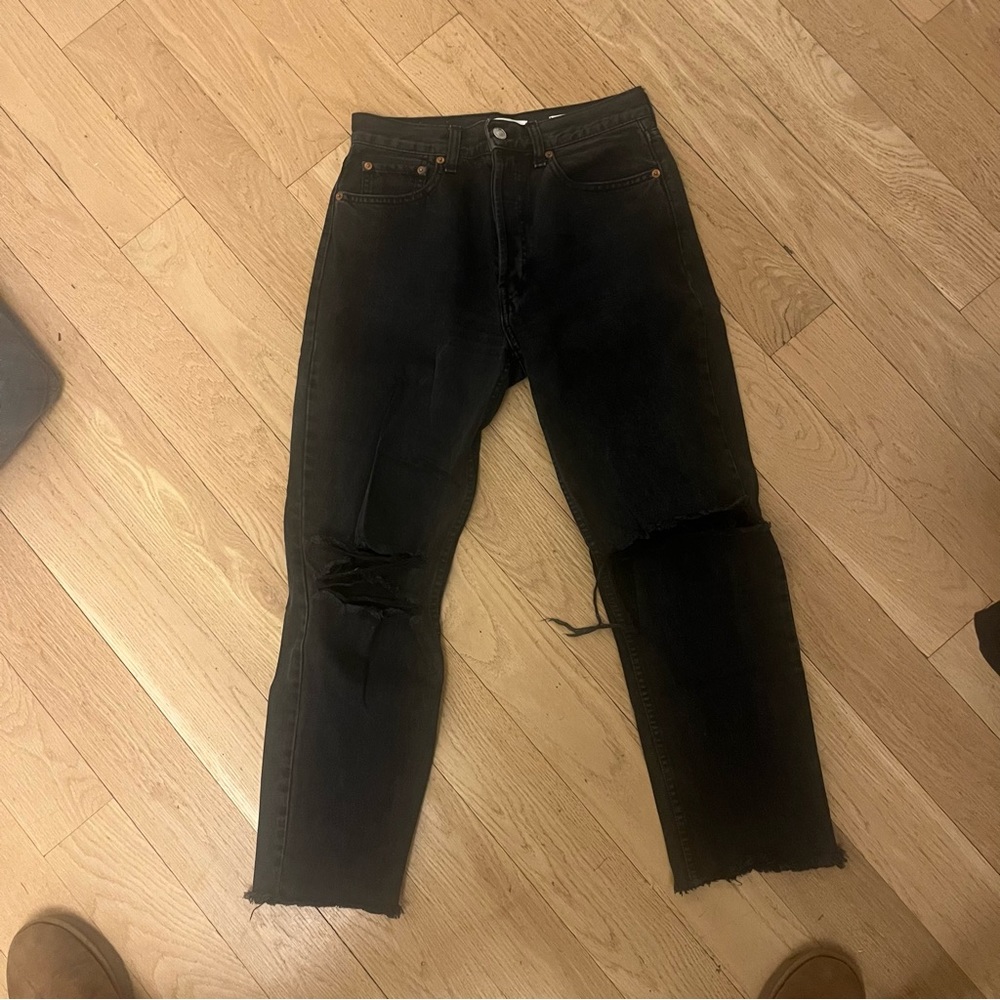 RE/DONE Distressed Cropped Denim in Faded Black - 27